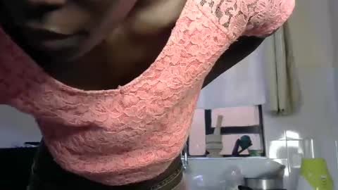 Snapshot of petite_lavi2 chatting on 03-05-25, 05:50 petite_lavi2 online show from 03-05-25, 05:50