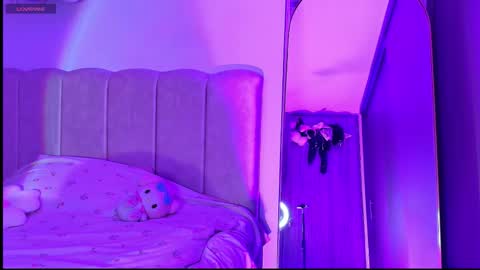 petite_marie_ online show from 10-31-25, 12:22