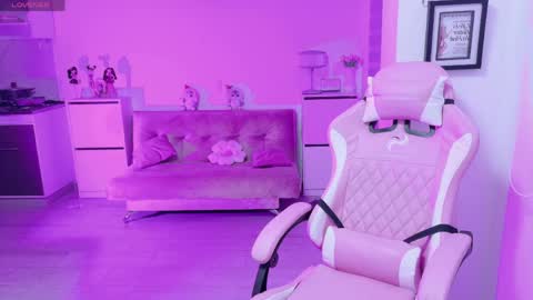 petite_marie_ online show from 04-05-26, 03:26