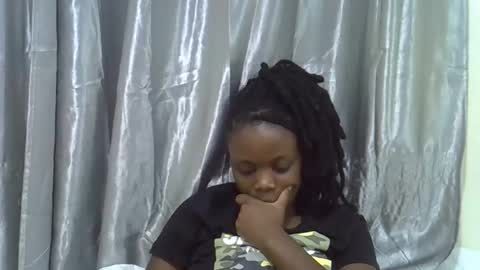 Snapshot of petite_melan chatting on 10-29-25, 03:36 petite_melan online show from 10-29-25, 03:36