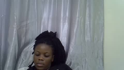 Snapshot of petite_melan chatting on 10-31-25, 04:13 petite_melan online show from 10-31-25, 04:13