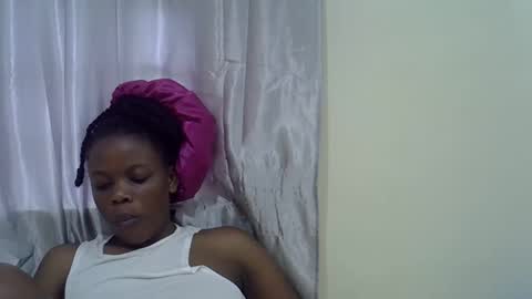 Snapshot of petite_melan chatting on 11-10-25, 05:06 petite_melan online show from 11-10-25, 05:06