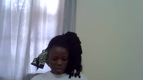 Snapshot of petite_melan chatting on 11-11-25, 10:04 petite_melan online show from 11-11-25, 10:04