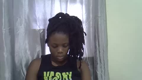 Snapshot of petite_melan chatting on 11-14-25, 10:03 petite_melan online show from 11-14-25, 10:03