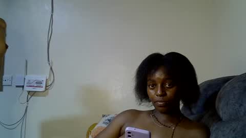 Snapshot of petite_melinda chatting on 06-14-26, 02:24 petite_melinda online show from 06-14-26, 02:24