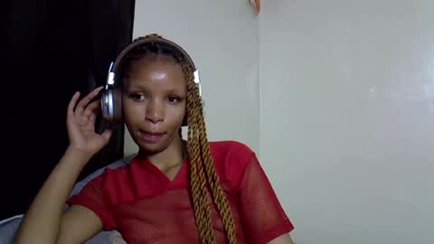 Snapshot of petite_melinda chatting on 07-14-26, 02:38 petite_melinda online show from 07-14-26, 02:38