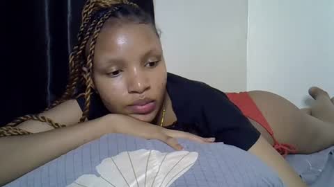 Snapshot of petite_melinda chatting on 07-18-26, 10:46 petite_melinda online show from 07-18-26, 10:46
