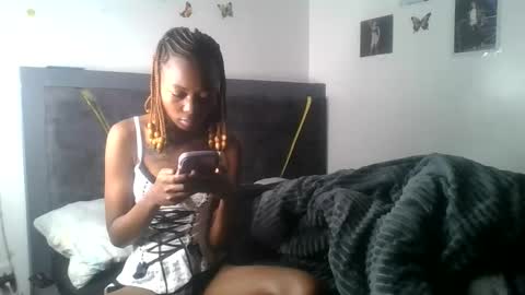 petite_queen69 online show from 06-08-26, 03:29