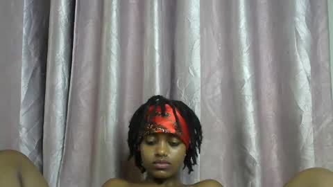 Snapshot of petite_star2 chatting on 12-16-25, 08:25 petite_star2 online show from 12-16-25, 08:25