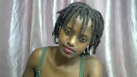 Snapshot of petite_star2 chatting on 12-18-25, 08:42 petite_star2 online show from 12-18-25, 08:42