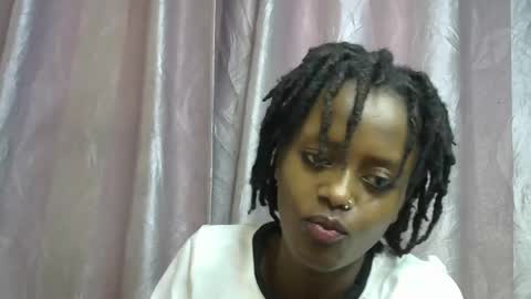 Snapshot of petite_star2 chatting on 01-12-26, 10:31 petite_star2 online show from 01-12-26, 10:31