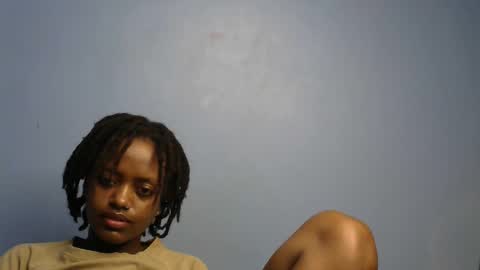 Snapshot of petite_star2 chatting on 02-03-26, 06:40 petite_star2 online show from 02-03-26, 06:40