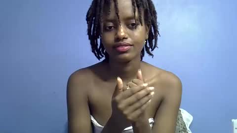 Snapshot of petite_star2 chatting on 02-20-26, 06:26 petite_star2 online show from 02-20-26, 06:26