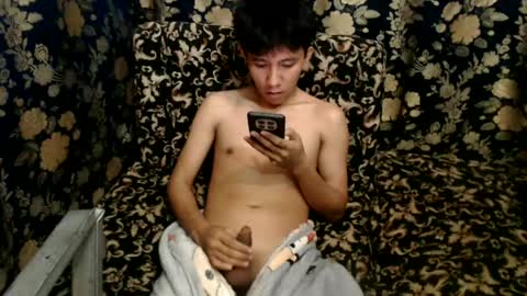 Snapshot of petiteasian_boy chatting on 06-14-26, 02:24 cute vir online show from 06-14-26, 02:24