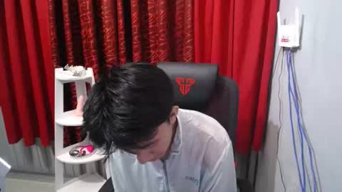 Snapshot of petiteasian_boy chatting on 06-15-26, 12:13 cute vir online show from 06-15-26, 12:13