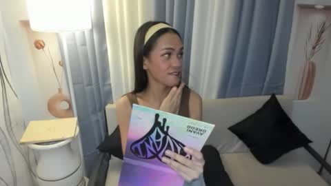 Snapshot of petiteasianaliyah chatting on 11-22-25, 02:05 Aliyah online show from 11-22-25, 02:05