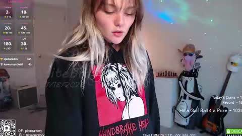 Snapshot of petitebrat chatting on 07-19-26, 12:47 PiperAvery online show from 07-19-26, 12:47
