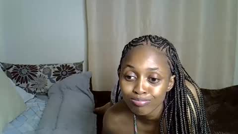 Snapshot of petitecaramell chatting on 10-12-25, 02:21 Caramel online show from 10-12-25, 02:21