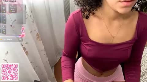 Snapshot of petitecurlybrunette chatting on 06-22-26, 04:04 Mlian online show from 06-22-26, 04:04