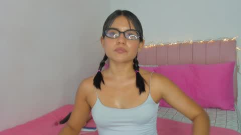 Snapshot of petitedanna chatting on 12-22-24, 11:52 Danna online show from 12-22-24, 11:52