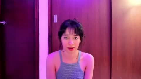 Snapshot of petitee_lunna chatting on 03-02-25, 02:19 Lunna online show from 03-02-25, 02:19