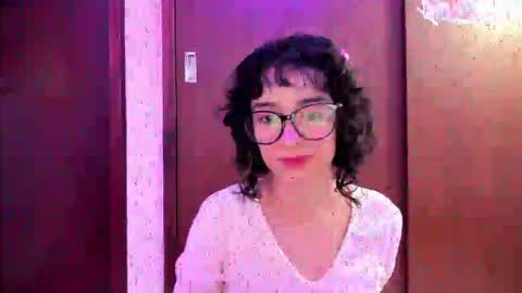 Snapshot of petitee_lunna chatting on 09-26-25, 10:36 Lunna online show from 09-26-25, 10:36