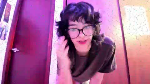 Snapshot of petitee_lunna chatting on 10-20-25, 02:56 Lunna online show from 10-20-25, 02:56
