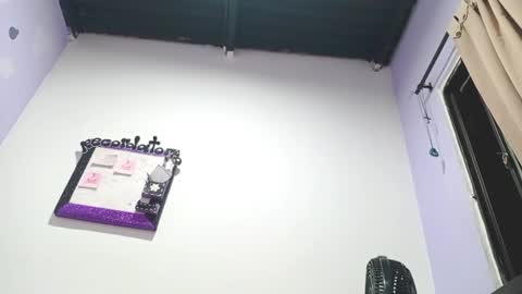 Snapshot of petiteivoryqueen chatting on 12-17-24, 05:51 danna online show from 12-17-24, 05:51