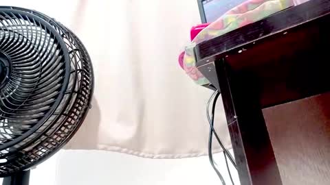 Snapshot of petiteivoryqueen chatting on 11-03-25, 01:19 danna online show from 11-03-25, 01:19