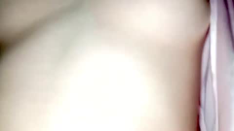 Snapshot of petiteivoryqueen chatting on 06-25-26, 05:34 danna online show from 06-25-26, 05:34