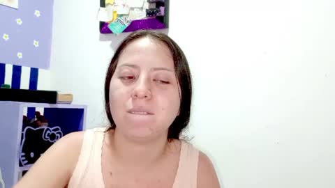 Snapshot of petiteivoryqueen chatting on 07-22-26, 06:16 danna online show from 07-22-26, 06:16