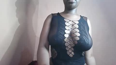 Snapshot of petitemomma76379 chatting on 05-16-26, 12:37 sexy chocolate online show from 05-16-26, 12:37