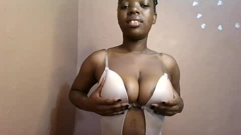 Snapshot of petitemomma76379 chatting on 07-07-26, 06:38 sexy chocolate online show from 07-07-26, 06:38