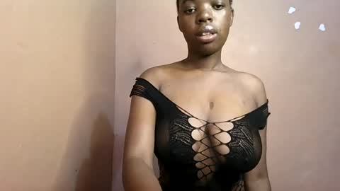Snapshot of petitemomma76379 chatting on 07-07-26, 07:09 sexy chocolate online show from 07-07-26, 07:09