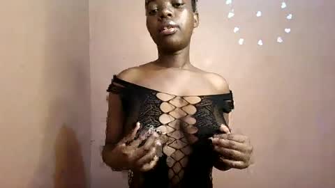 Snapshot of petitemomma76379 chatting on 07-09-26, 06:50 sexy chocolate online show from 07-09-26, 06:50