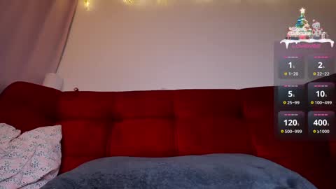 Snapshot of petitemuse chatting on 12-10-24, 09:54 diana fansly petitemuse online show from 12-10-24, 09:54