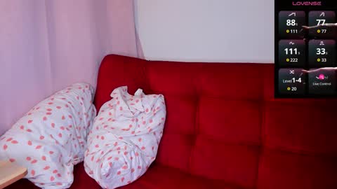 Snapshot of petitemuse chatting on 01-06-26, 08:12 diana fansly petitemuse online show from 01-06-26, 08:12