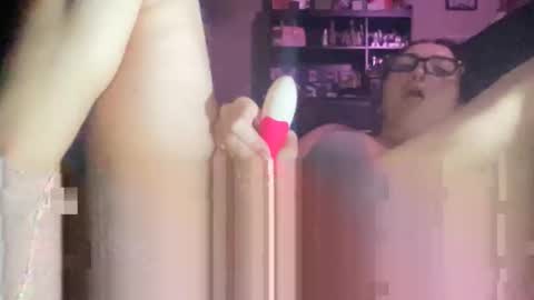 Snapshot of petitesexysabrina chatting on 10-22-25, 11:15 petitesexysabrina online show from 10-22-25, 11:15