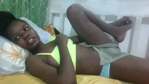 petitesweetchiq online show from 10-01-25, 10:05