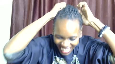 Snapshot of petitevixenn chatting on 07-26-26, 12:23 petitevixenn online show from 07-26-26, 12:23