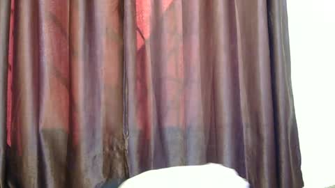 Snapshot of petitevixenn chatting on 07-30-26, 11:42 petitevixenn online show from 07-30-26, 11:42