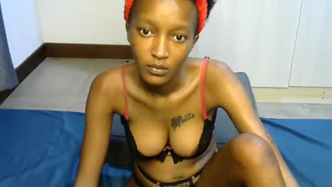 Snapshot of petitpearl chatting on 03-05-25, 04:02 petitpearl online show from 03-05-25, 04:02