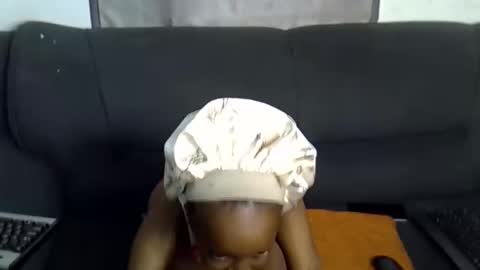 Snapshot of petitpearl chatting on 02-12-26, 09:48 petitpearl online show from 02-12-26, 09:48