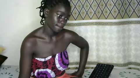 petitte_gyaal online show from 11-14-25, 06:28