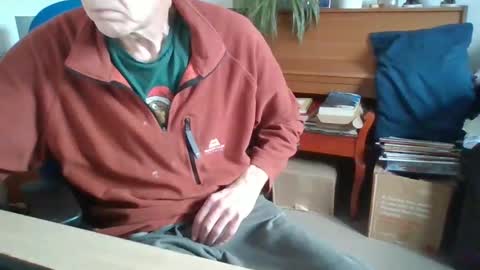 Snapshot of petitwilly chatting on 01-06-25, 10:35 petitwilly online show from 01-06-25, 10:35