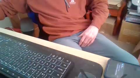 Snapshot of petitwilly chatting on 02-04-26, 10:32 petitwilly online show from 02-04-26, 10:32