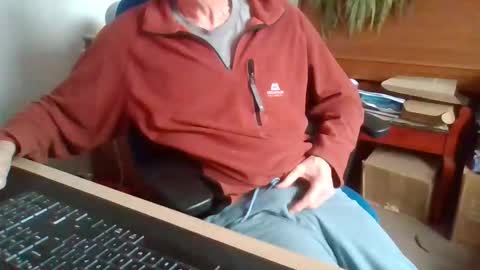 Snapshot of petitwilly chatting on 02-10-26, 02:32 petitwilly online show from 02-10-26, 02:32