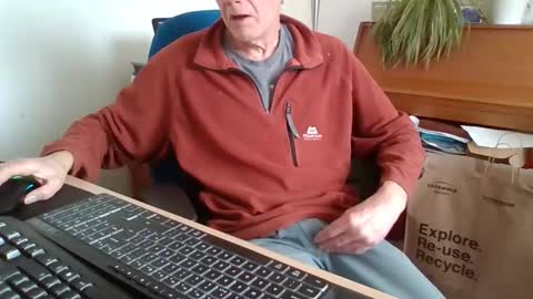 Snapshot of petitwilly chatting on 03-30-26, 08:15 petitwilly online show from 03-30-26, 08:15