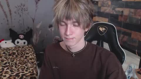 Snapshot of pexxide chatting on 02-28-26, 05:25 soren online show from 02-28-26, 05:25