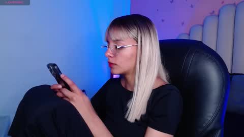 Peyton online show from 10-14-25, 03:40